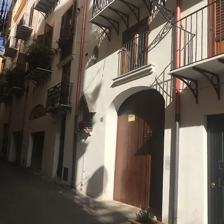 Discesa Delle Capre * 巴勒莫